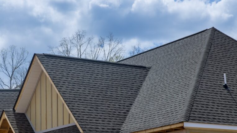 HOW TO PICK A NEW COLOR FOR YOUR ROOF